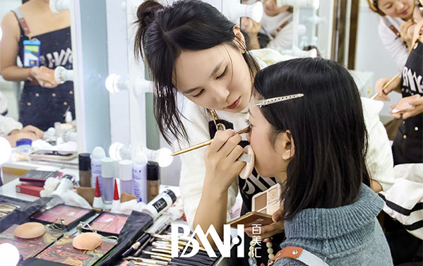 色彩基础知识:解锁化妆的密码