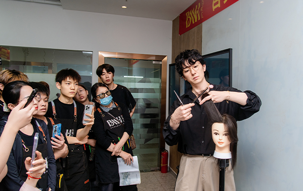美发进阶课圆满收官,学员技能提升